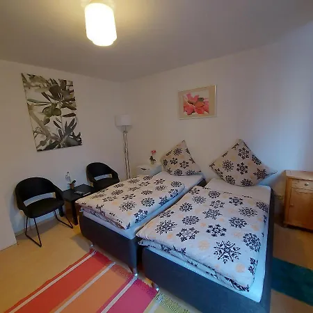 Apartment Selb Ferienwohnungen *