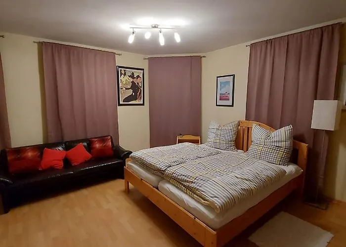 Apartment Selb Ferienwohnungen *
